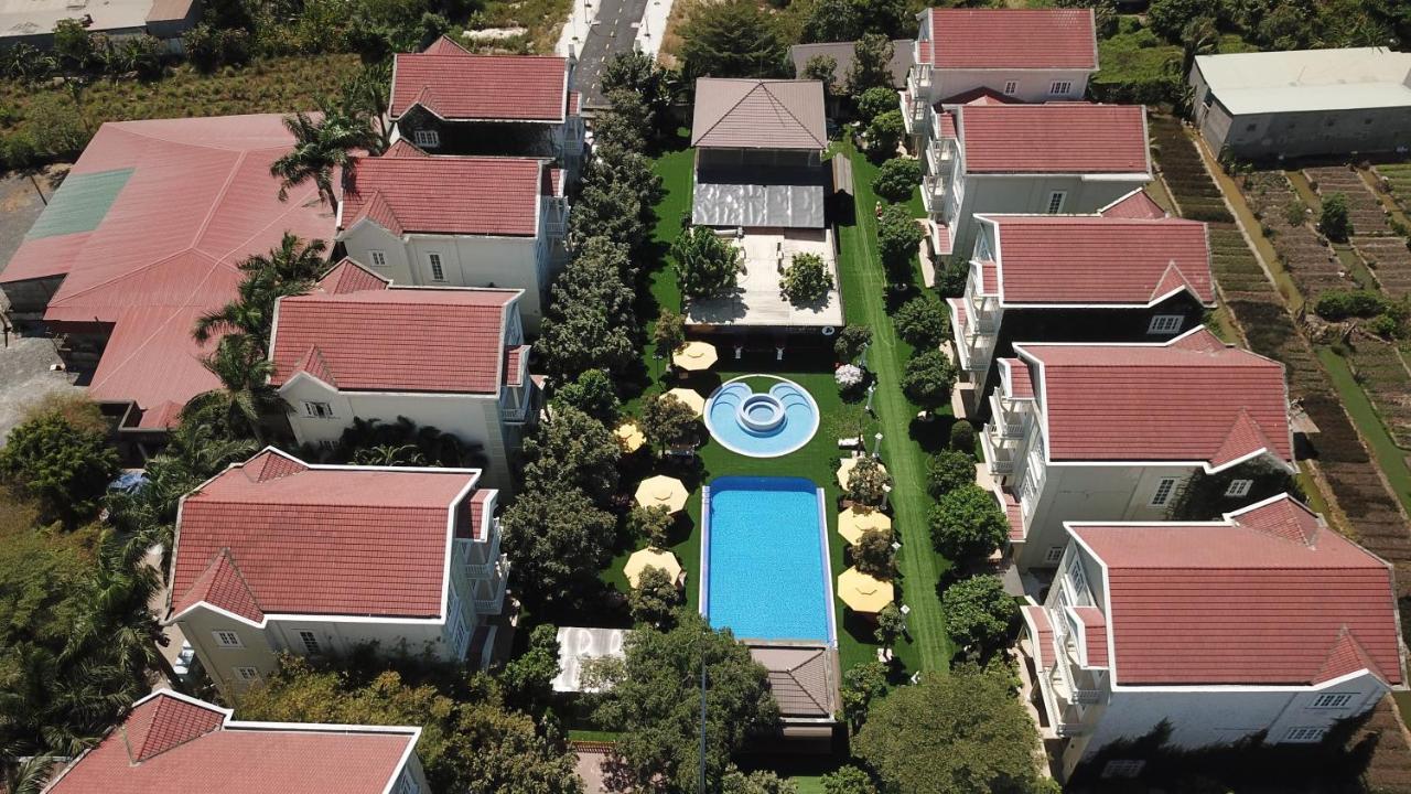 Toki Sai Gon Resort&Spa Thuan An Exterior foto